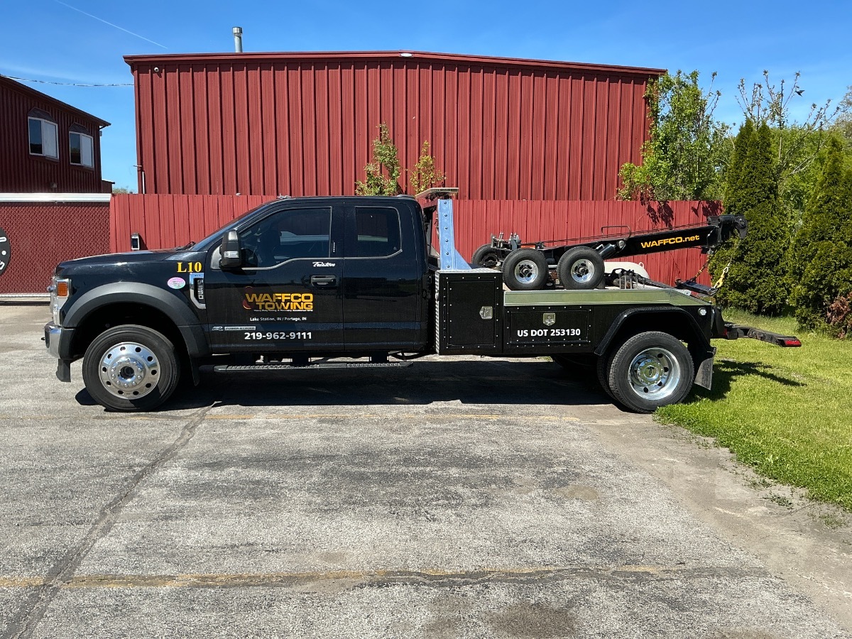 Truck L10, 8 ton light duty wrecker